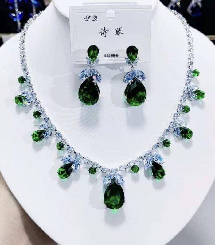 Emerald Elegance Royal Set