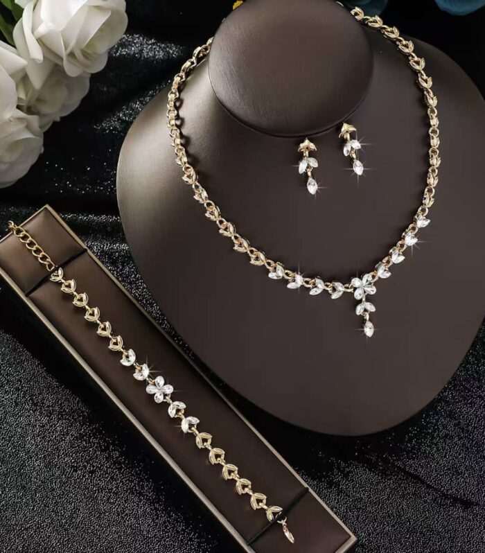 Adura Silver Set