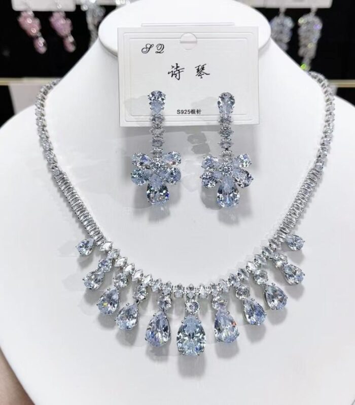 Radiant Teardrop Elegance